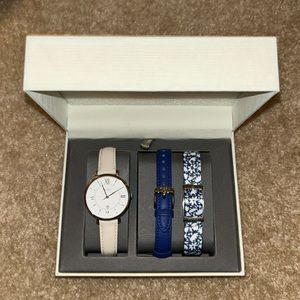 Womens fossil watch with changeable bands.